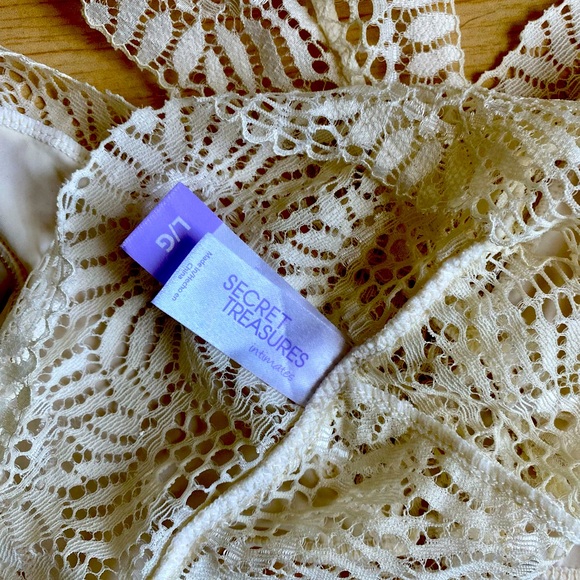 Soft Semi Sheer Lacy Racerback Bralette w/ Adjustable Straps Size Large - Picture 5 of 5